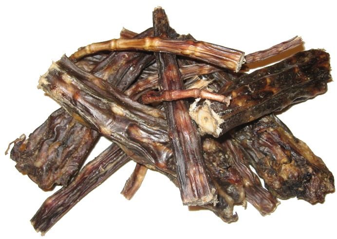 Hověz&iacute; oh&aacute;ňky řezan&eacute; jsou pochoutkou od česk&eacute;ho v&yacute;robce pro v&scaron;echny velikosti psů.