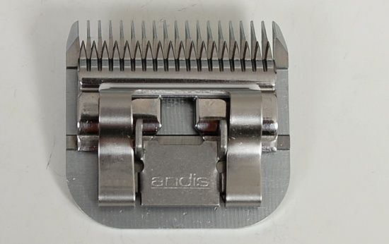 Hrub&scaron;&iacute; střihac&iacute; hlava s v&yacute;&scaron;kou střihu 6,3 mm. Hladk&yacute; spodn&iacute; nůž m&aacute; 19 zubů d&eacute;lky 10 mm, horn&iacute; nůž m&aacute; 18 zubů d&eacute;lky 4 mm.