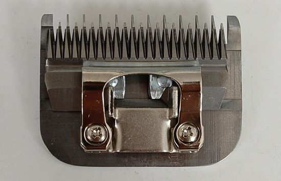 Extra &scaron;irok&aacute; hrub&aacute; strihacia hlava Thrive s v&yacute;&scaron;kou strihu 5 až 7 milimetra pre strojčeky s v&yacute;konom od 40 W. Hladk&yacute; spodn&yacute; n&ocirc;ž s dvojit&yacute;mi zubami m&aacute; 10 dlh&scaron;&iacute;ch Roz