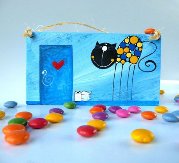 Skvělá orientační tabulka na dveře od WC v modrém provedení s dekorem ručně malované kočky. 