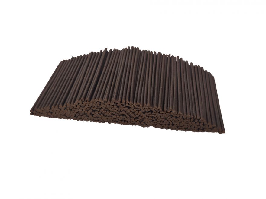 Masov&eacute; tyčinky Alan jsou pochoutkou pro každ&eacute;ho pejska a to i pro mal&eacute; rasy. Tyčinky pro psy v kilogramov&eacute;m balen&iacute;.