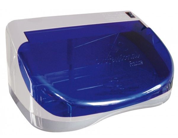 UV steriliz&aacute;tor Vivog je efektivn&iacute; profesion&aacute;ln&iacute; zař&iacute;zen&iacute; pro rychlou sterilizaci n&aacute;strojů v ps&iacute;m salonu, funguj&iacute;c&iacute; jak stolně, tak n&aacute;stěnně. Použ&iacute;v&aacute; UV paprsky 