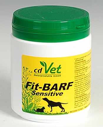 cdVet Fit-BARF Sensitive je př&iacute;rodn&iacute; doplněk v&yacute;živy ze zeleniny (topinambur, řepa, mrkev), ze sem&iacute;nek lnu a černuchy dama&scaron;sk&eacute;, z kvasnic, kl&iacute;čků a z cdVet bylin (kopřiva, bř&iacute;za, ostropestřec, smet
