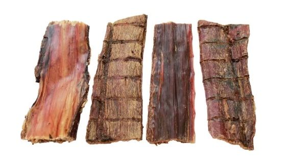 Hověz&iacute; j&iacute;cen ploch&yacute; je 100% př&iacute;rodn&iacute;, su&scaron;en&yacute; pamlsek vhodn&yacute; pro psy v&scaron;ech plemen.