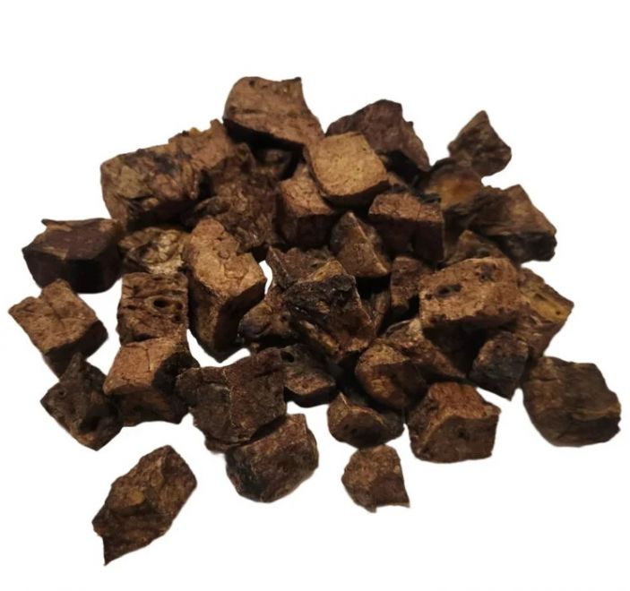 Dopřejte sv&eacute;mu psovi lehkou, chutnou a zdravou odměnu z čistě př&iacute;rodn&iacute;ch surovin. Su&scaron;en&eacute; koňsk&eacute; pl&iacute;ce v mini kostk&aacute;ch (500 g) jsou ide&aacute;ln&am