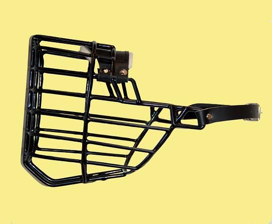 Kvalitn&iacute; n&aacute;hubek pro německ&eacute;ho ovč&aacute;ka (psa) od česk&eacute;ho v&yacute;robce. Vysok&aacute; životnost, odolnost proti korozi. Nepřimrz&aacute; k čenichu!