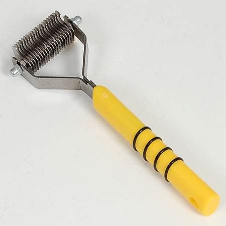 Velmi jemn&eacute; trimovac&iacute; hrabičky origin&aacute;l Coat King MARS 1,5/40/20 s plastovou rukojet&iacute; pro psy.