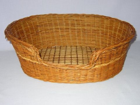 Pelech vhodn&yacute; pro vět&scaron;&iacute; i velk&eacute; pejsky. Pel&iacute;&scaron;ek vyroben&yacute; z př&iacute;rodn&iacute; kapradiny, vhodn&yacute; do vnitřn&iacute;ch prostor.