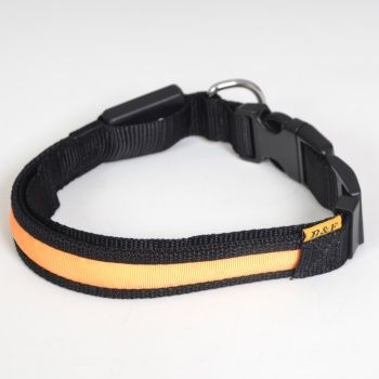 Blikající led obojek pro velké psy pro obvod krku 45-63 centimetrů. Šíře obojku 25 mm. Tloušťka nylonu 4 mm.